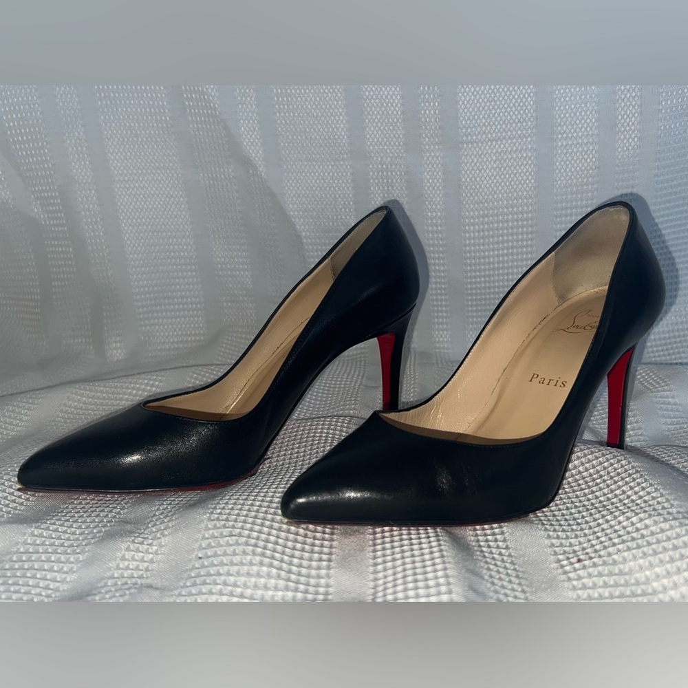 37.5 Christian Louboutin Pigalle 85m black pumps